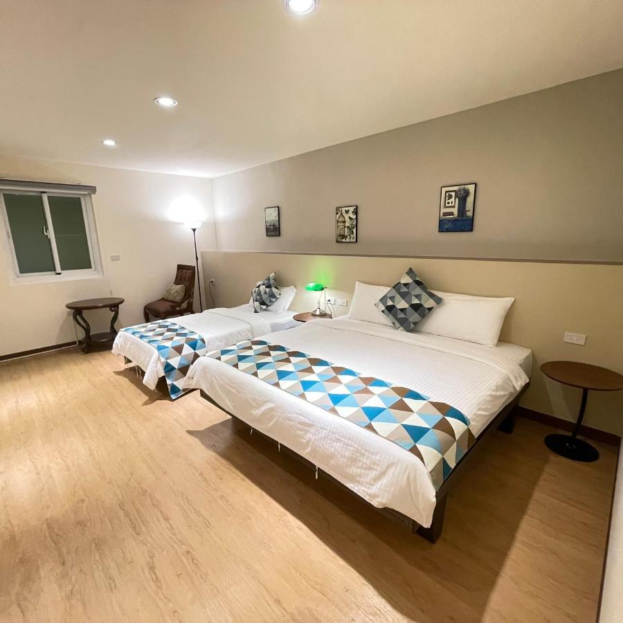 墾丁聚點旅棧 2Ps Hotel Buitenkant foto